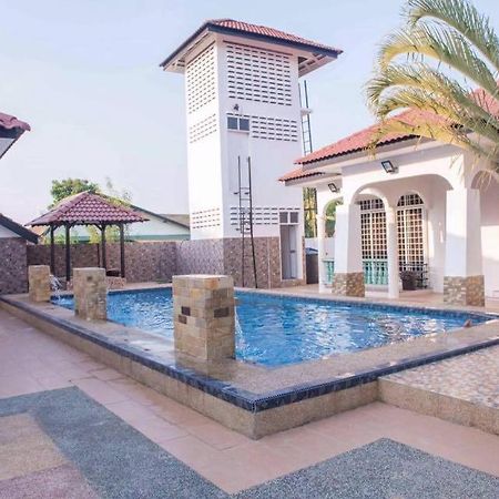 Wan Danisha Villa Inn كوتا بْهارو المظهر الخارجي الصورة