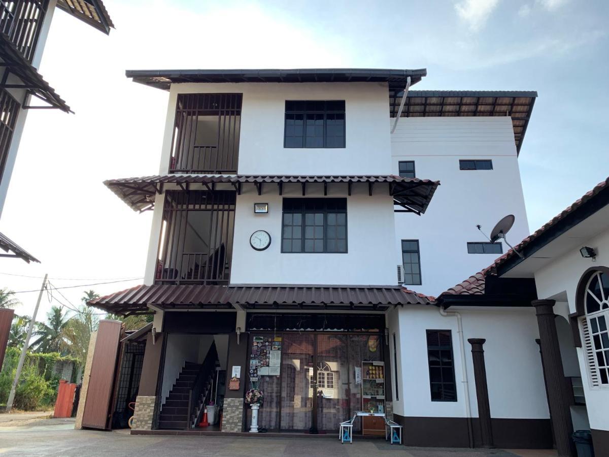 Wan Danisha Villa Inn كوتا بْهارو المظهر الخارجي الصورة