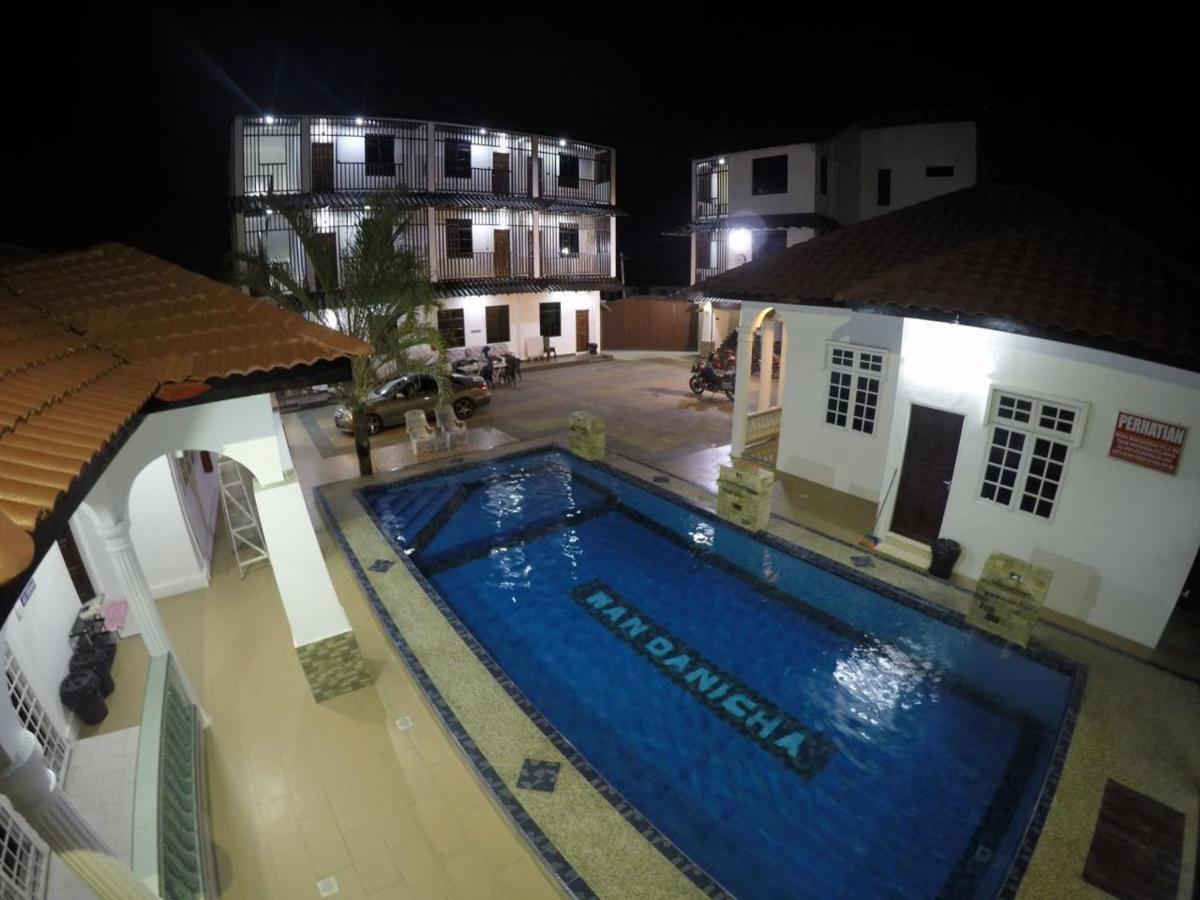 Wan Danisha Villa Inn كوتا بْهارو المظهر الخارجي الصورة