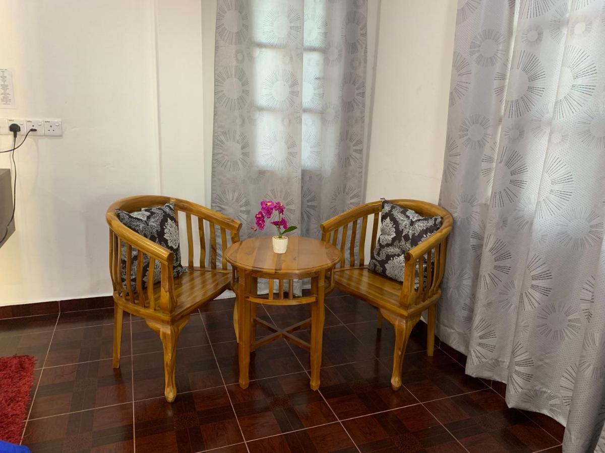 Wan Danisha Villa Inn كوتا بْهارو المظهر الخارجي الصورة