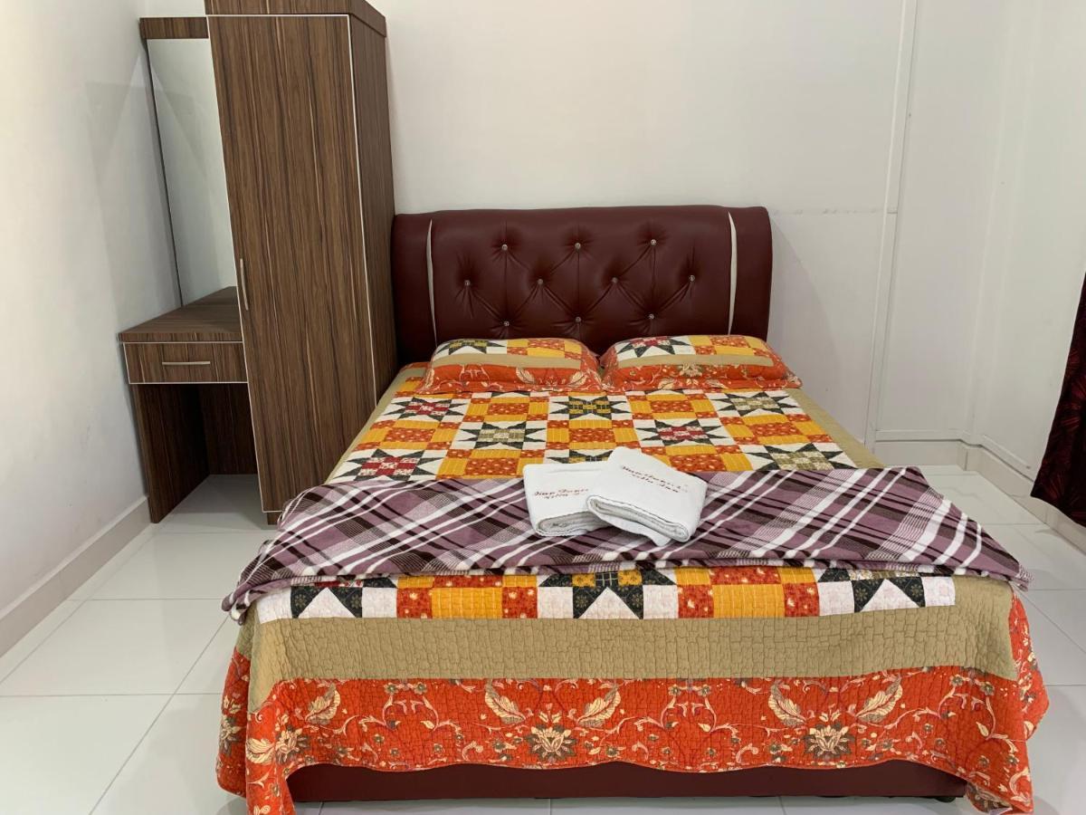 Wan Danisha Villa Inn كوتا بْهارو المظهر الخارجي الصورة